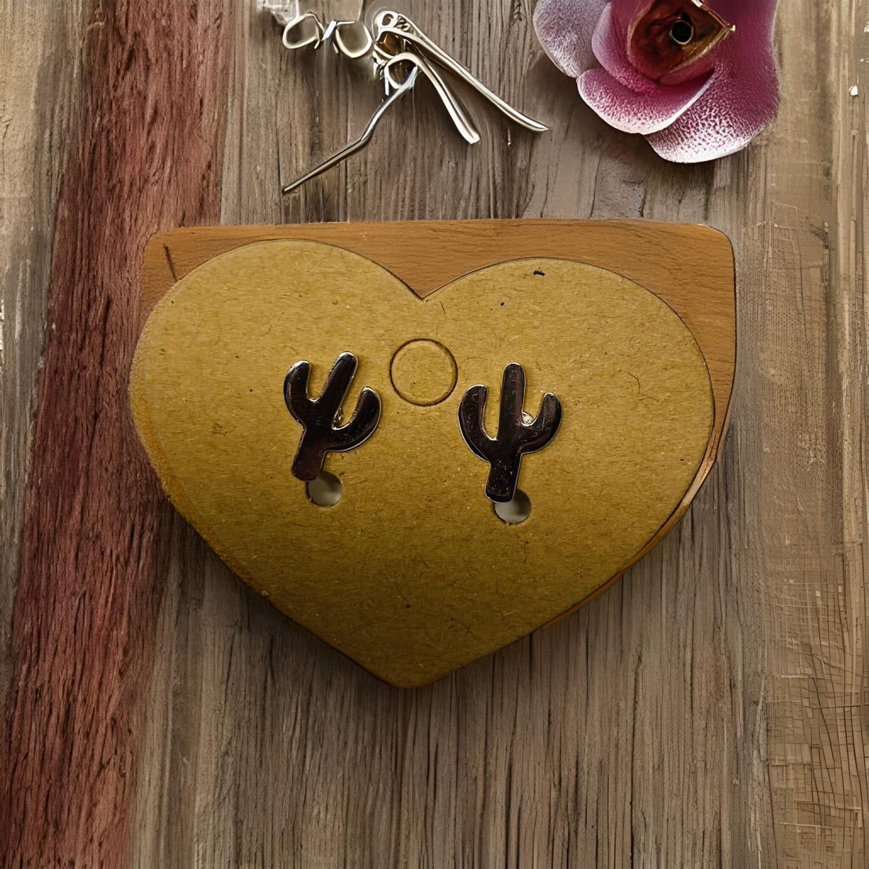 Earrings, cute cactus